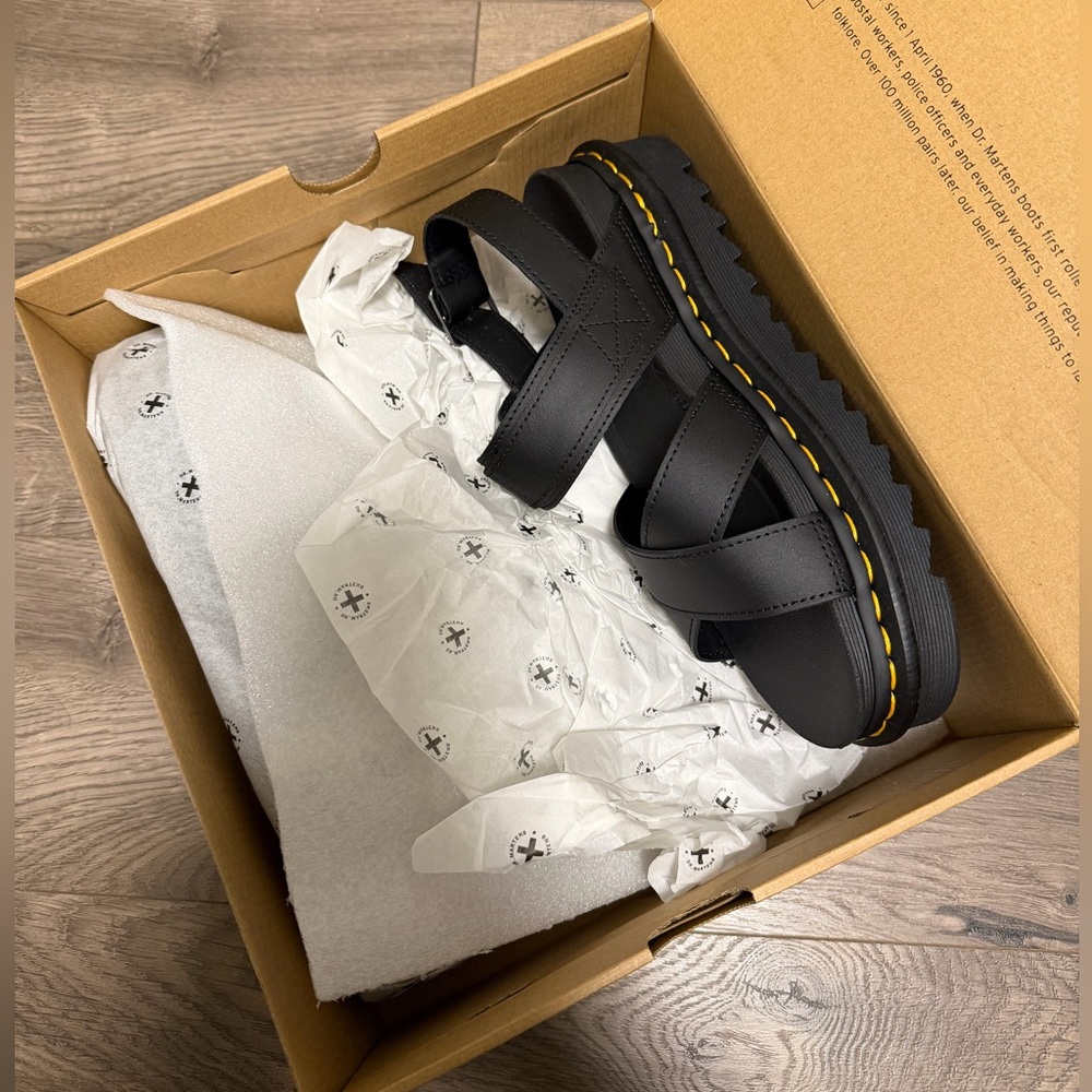 Dr. Martens Voss II Sandals